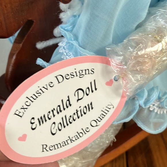 NWOT EMERALD DOLL COLLECTION APROX 8 INCH BLOND DOLL ON ROCKING HORSE - Picture 3 of 8